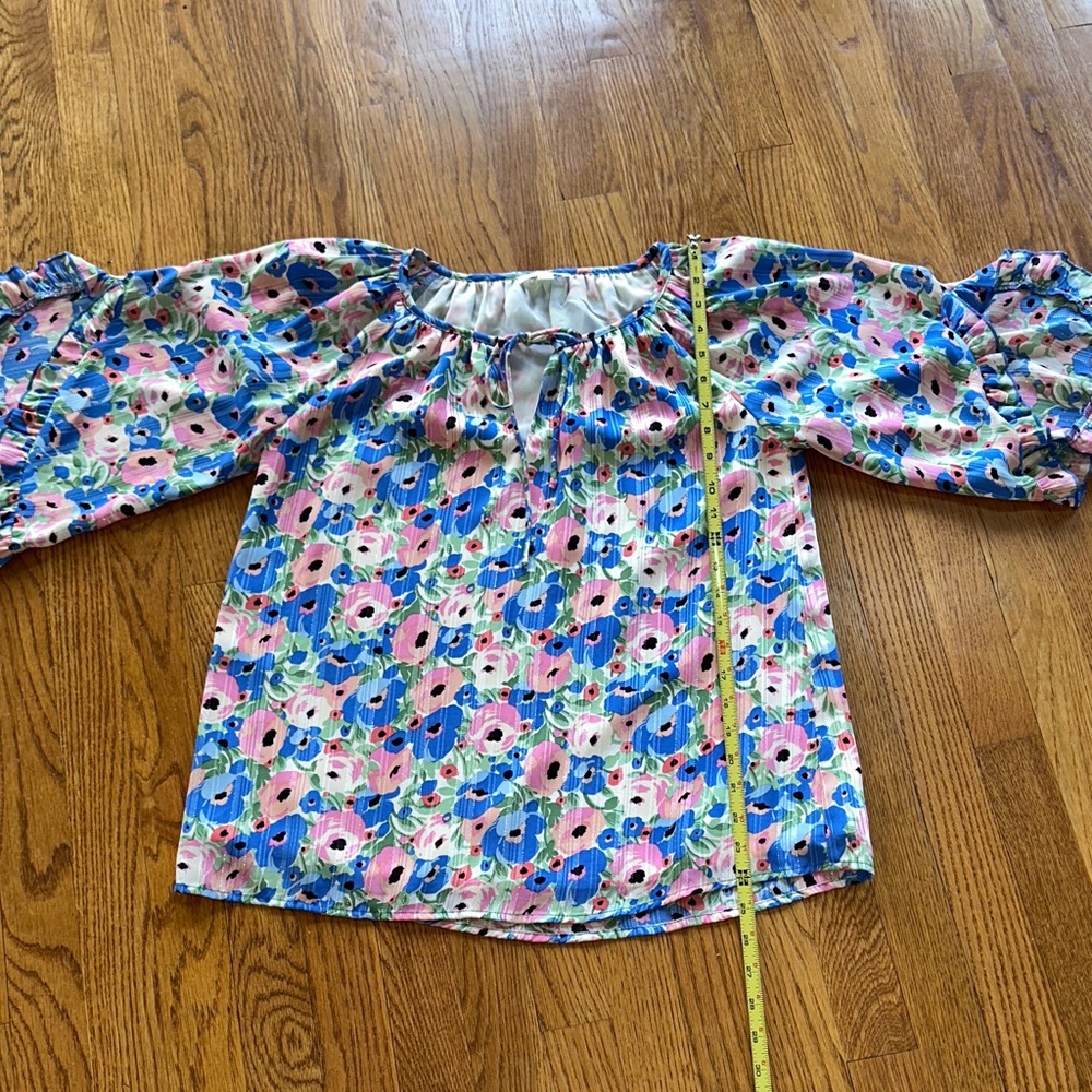 Vibrant Floral Blouse in Blue, Pink, and White - Picture 10 of 12